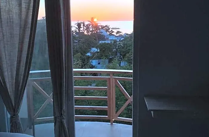 Hotel Crown Malapascua