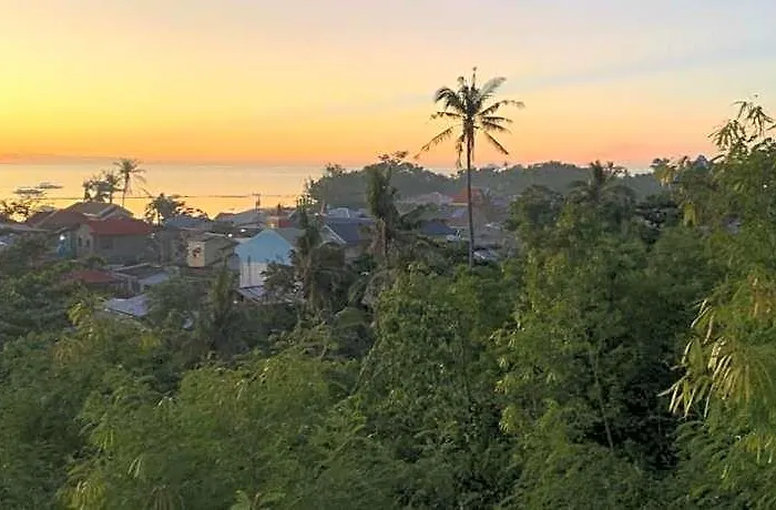 Crown Malapascua Hotel