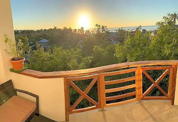 Crown Malapascua 2* Daanbantayan
