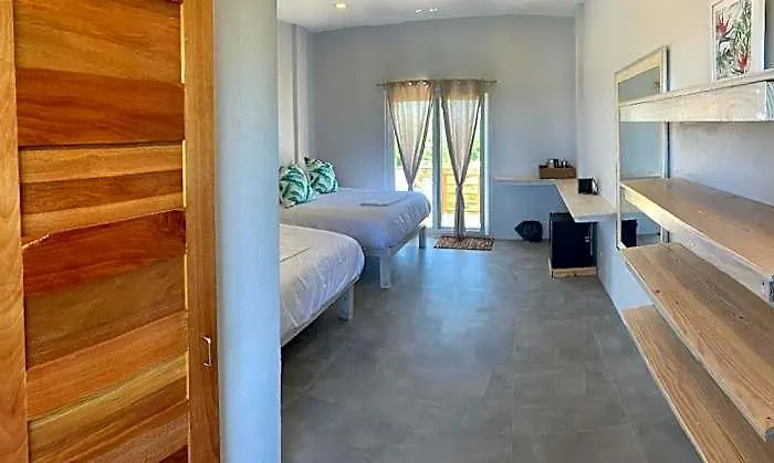 Crown Malapascua Hotel 2*